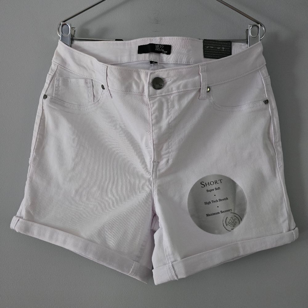 1822 Denim White Super Soft High Tech Stretch Shorts Size 14 NWT